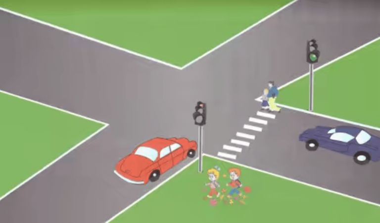 االسبقية للراجلين : يدوزو الناس للي في الطريق عاد تكمل السيارة الزرقاء طريقها اما السيارة الحمراء توقف عندها الضوء االحمر